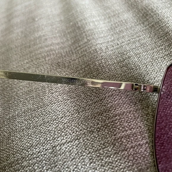 MCQ ALEXANDER MCQUEEN like new sunnies - Picture 6 of 11